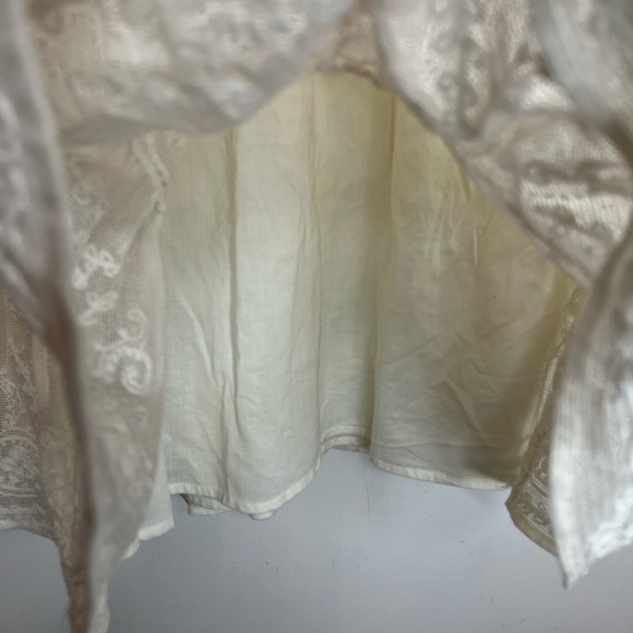 ALEXIS Dress in Beautiful Lace. Size Large - Picture 9 of 9